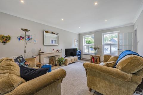 3 bedroom detached house for sale, Parkside Place, East Horsley