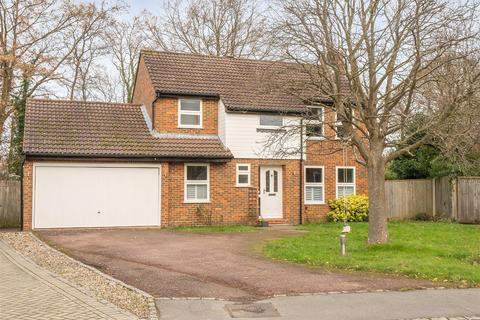 3 bedroom detached house for sale, Parkside Place, East Horsley