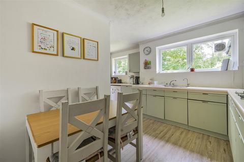 3 bedroom detached house for sale, Parkside Place, East Horsley