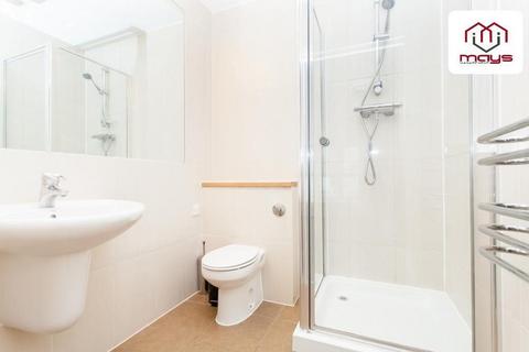 2 bedroom flat to rent, 10-12 Southgate Road, London