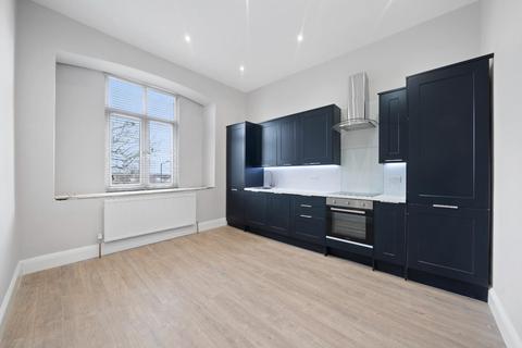 3 bedroom flat to rent, St Andrews mansions, Lower Clapton Road, London