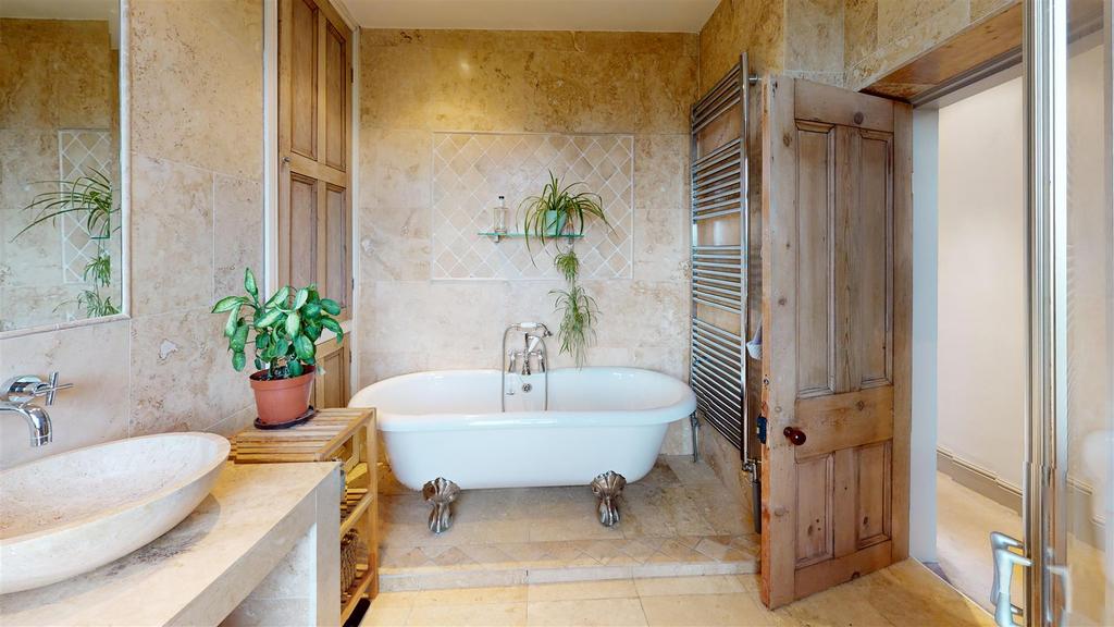 Gill-Top-House-Bathroom.jpg