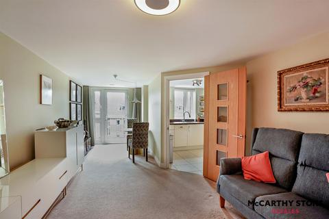 2 bedroom apartment for sale, Macaulay Road, Broadstone, Dorset, BH18 8AR
