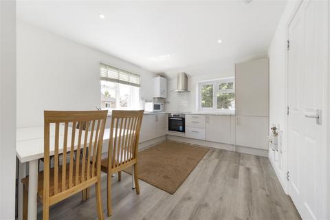 5 bedroom semi-detached house for sale, Willow Road, New Malden