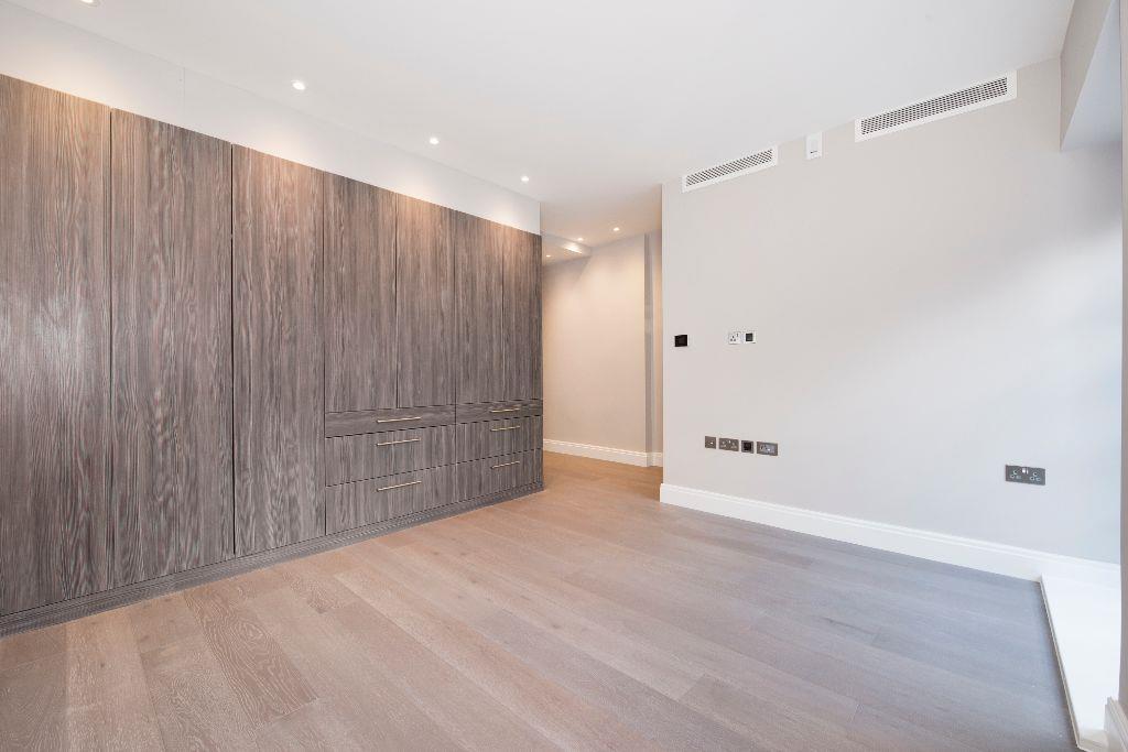 Flat-A2-LHR-master-bedroom-2.jpg