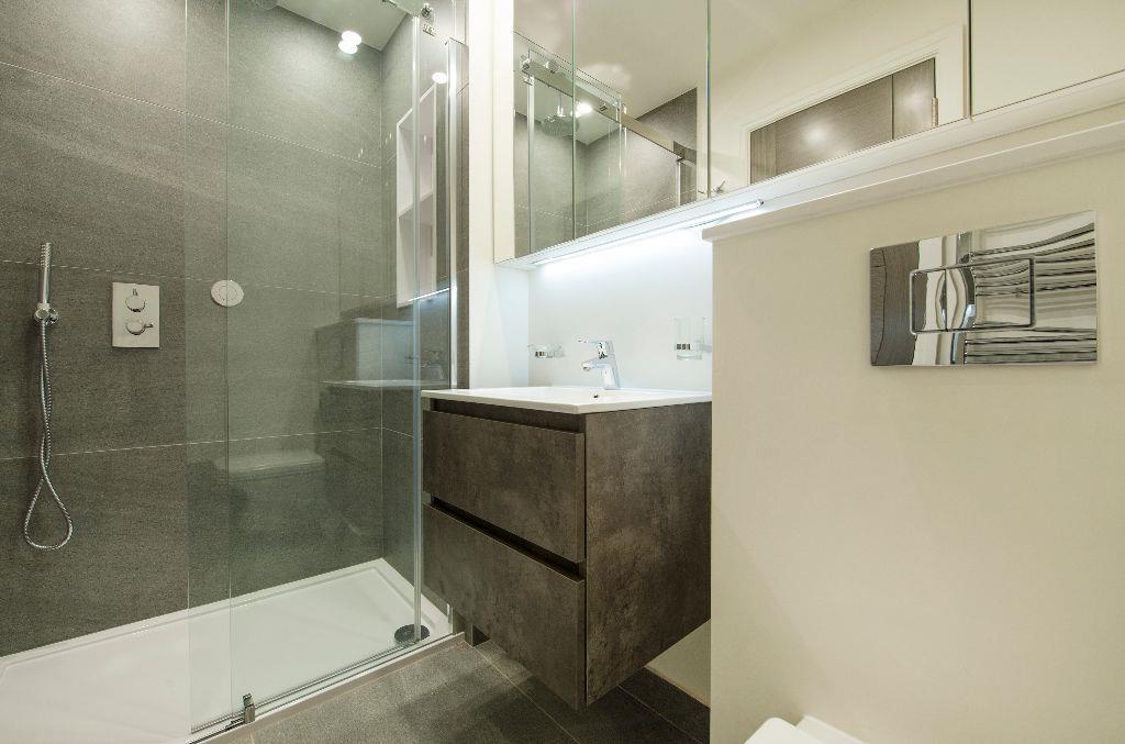 Flat-A2-LHR-bathroom-2.jpg
