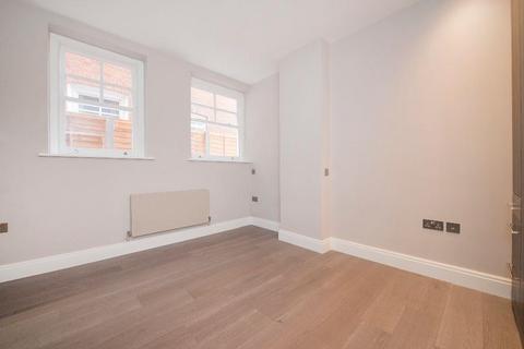 3 bedroom flat to rent, Lyndhurst Road, Hampstead, NW3