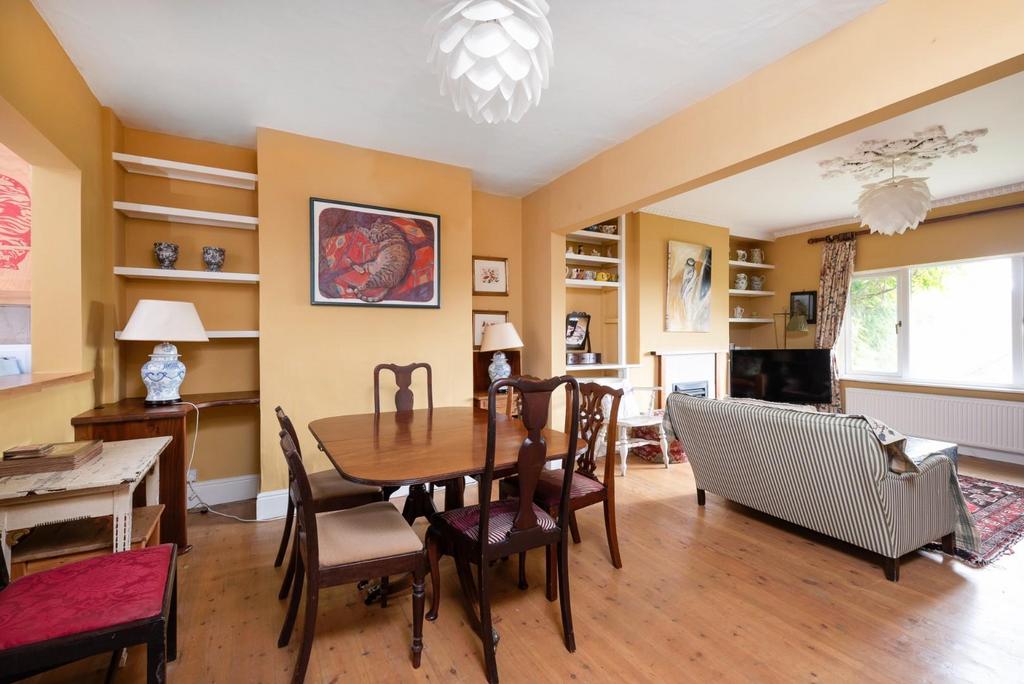 Chilton Road, Bath BA1 3 bed house £2,295 pcm (£530 pw)