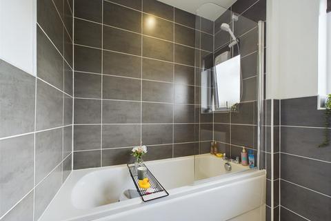 6 Hulbert Court, Perth, PH1 2AR