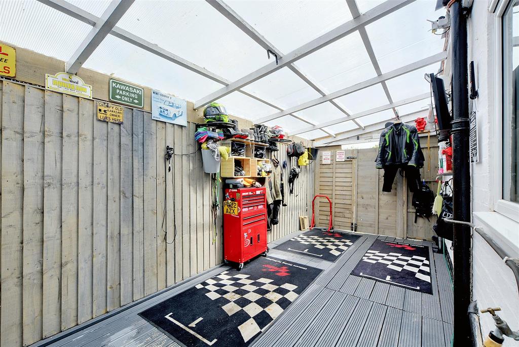 Carport 1.jpeg
