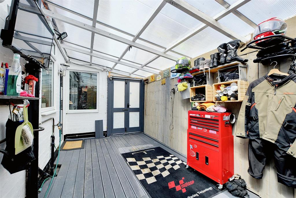 Carport 2.jpeg