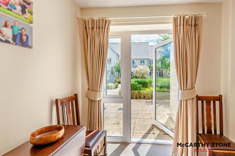 1 bedroom apartment for sale, Roslyn Court, Lisle Lane, Ely, Cambridgeshire, CB7 4FA