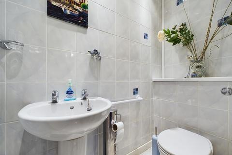 98 Allison Crescent, Perth, PH1 2UN