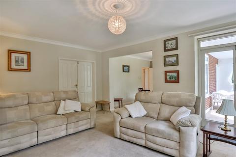 2 bedroom flat for sale, 45 Western Road, Branksome Park, Poole
