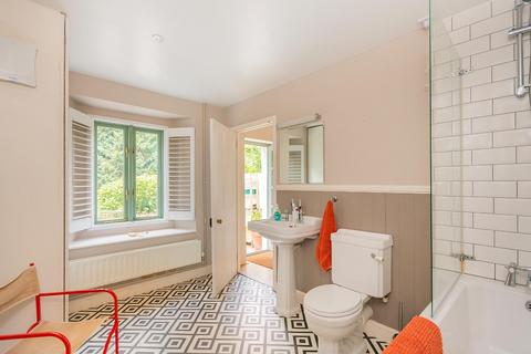 24 Cotswold Road, Bristol, BS3 4NT