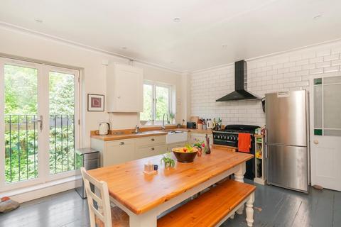 24 Cotswold Road, Bristol, BS3 4NT