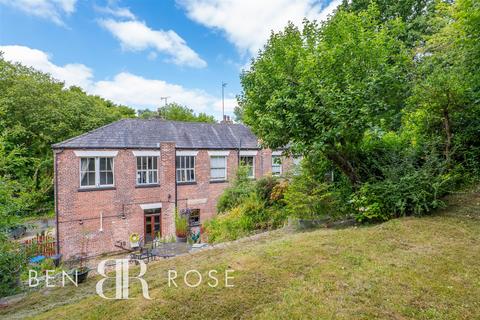 3 bedroom semi-detached house for sale, Wingates Road, Wigan