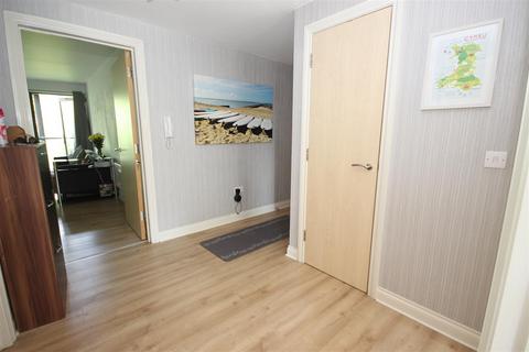 2 bedroom flat for sale, Samuels Crescent, Whitchurch, Cardiff