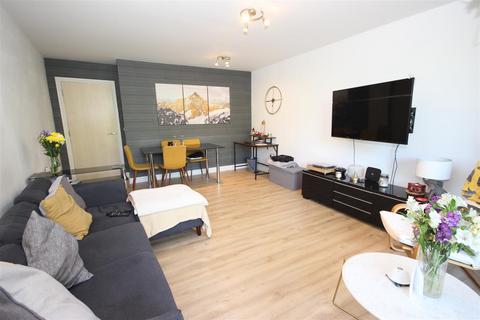 2 bedroom flat for sale, Samuels Crescent, Whitchurch, Cardiff