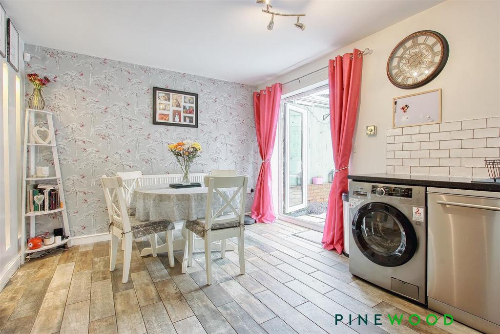 Kitchen diner