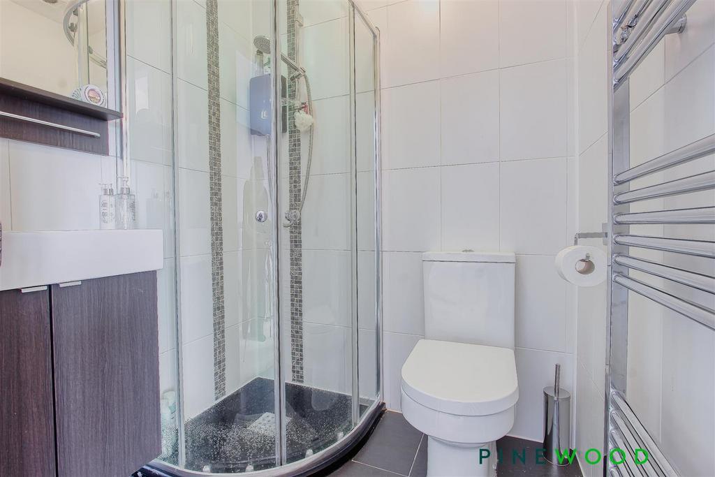 Ensuite to bedroom two