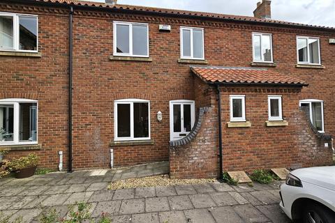 3 bedroom terraced house to rent, Old Paddock Court, Horncastle