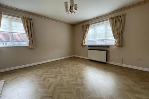 2 bedroom apartment to rent, Castle Court, Helmsley, York