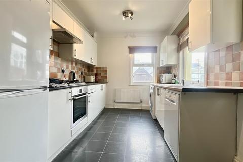 4 bedroom terraced house for sale, 16 Clevedon Road, Newquay TR7