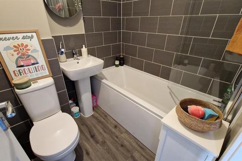 16 Adlington Close, Hampton Gardens, Peterborough, PE7 8QY