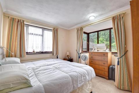 32 Heather Drive, St Michaels, Tenterden, TN30 6PL