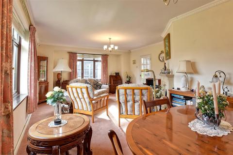 32 Heather Drive, St Michaels, Tenterden, TN30 6PL