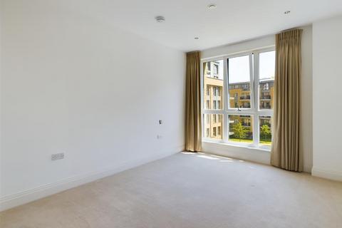 1 bedroom apartment to rent, Pinewood Gardens, Teddington