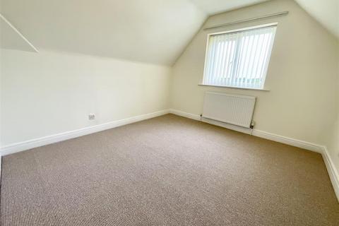 5 Bronte Close, Scarborough, YO12 5DD