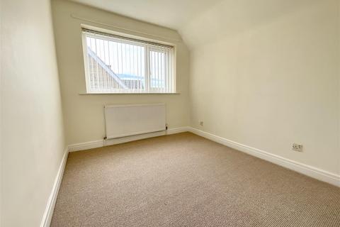 5 Bronte Close, Scarborough, YO12 5DD