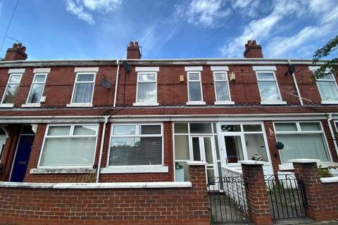 2 bedroom house to rent, Taylors Road, Stretford, Manchester