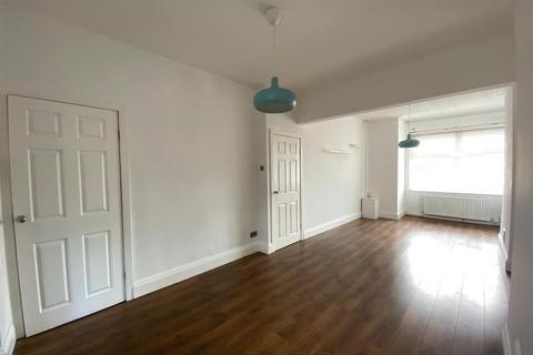 2 bedroom house to rent, Taylors Road, Stretford, Manchester