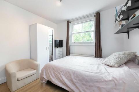 Studio to rent, Goldhurst Terrace, West Hampstead, London, NW6