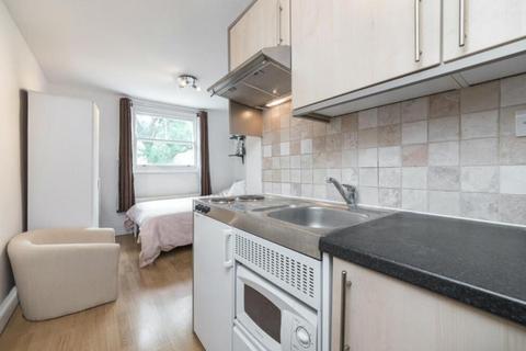 Studio to rent, Goldhurst Terrace, West Hampstead, London, NW6