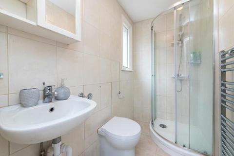 Studio to rent, Goldhurst Terrace, West Hampstead, London, NW6