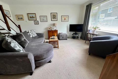 9 Ember Way, Burnham-on-crouch, CM0 8TJ