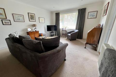 9 Ember Way, Burnham-on-crouch, CM0 8TJ