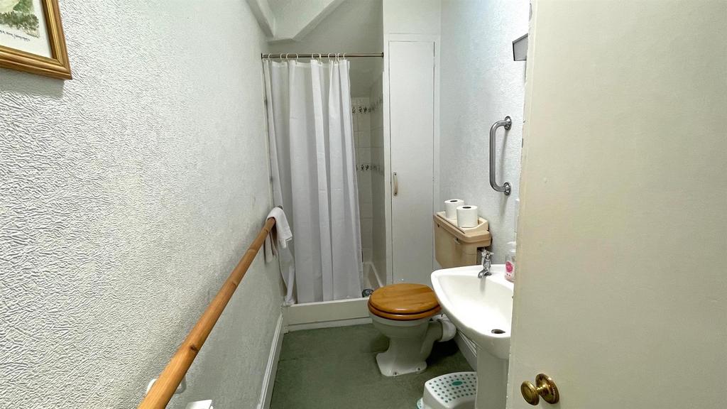 2 nd 3 piece shower room