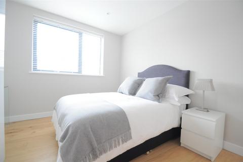 2 bedroom flat to rent, High Street, Guildford GU1