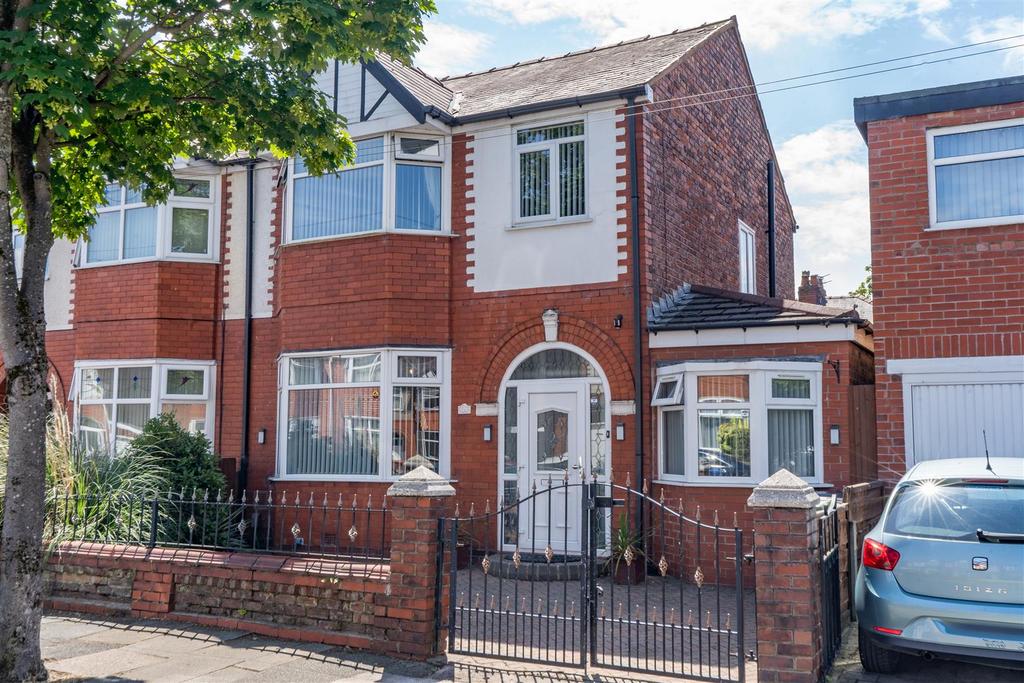 Moss Park Road, Stretford 3 bed semi-detached house for sale - £425,000