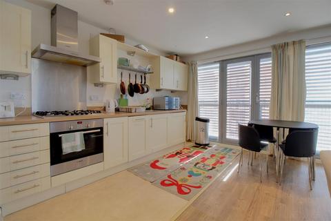 2 bedroom apartment for sale, Merchants Quay, Gloucester Docks