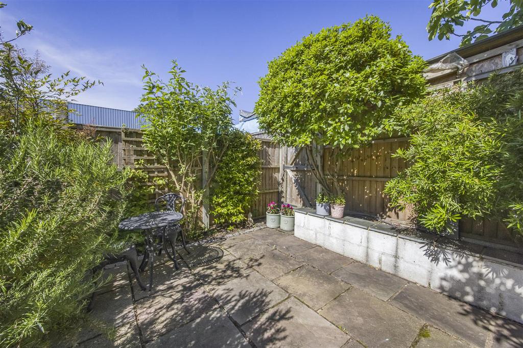 36 Byron Road -021.jpg