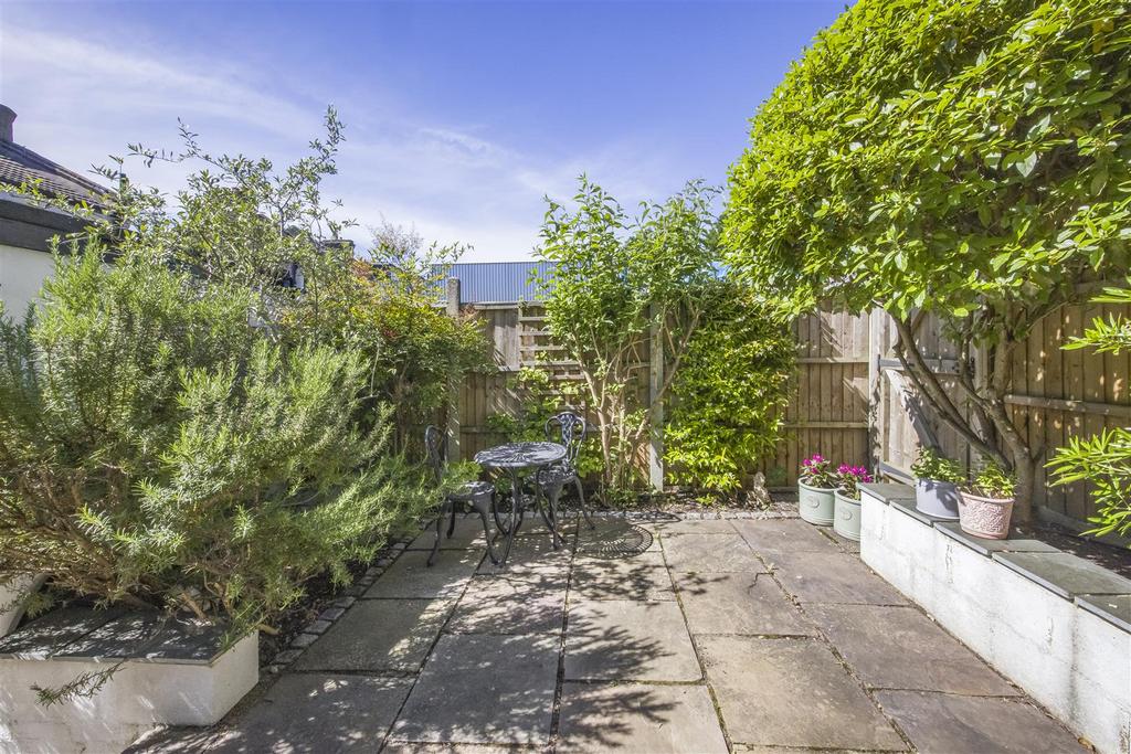 36 Byron Road -022.jpg