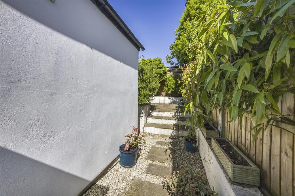 36 Byron Road -020.jpg