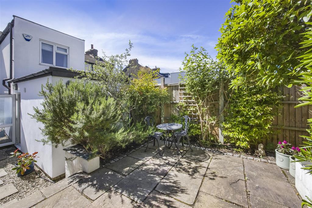36 Byron Road -023.jpg