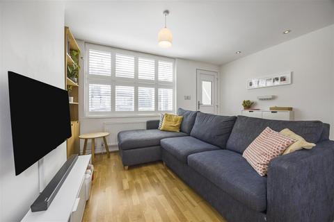 3 bedroom house for sale, Byron Road, London E17